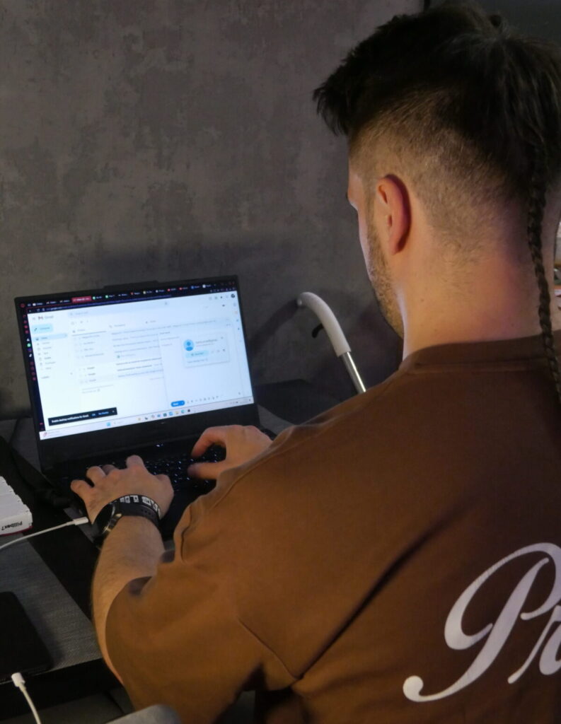 Magpie.fit Bartosz Sroka Personal Trainer Consultation